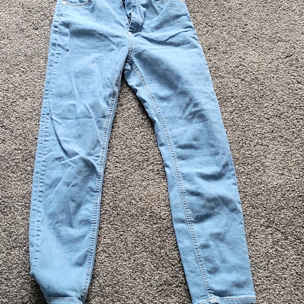 Jeans size 28